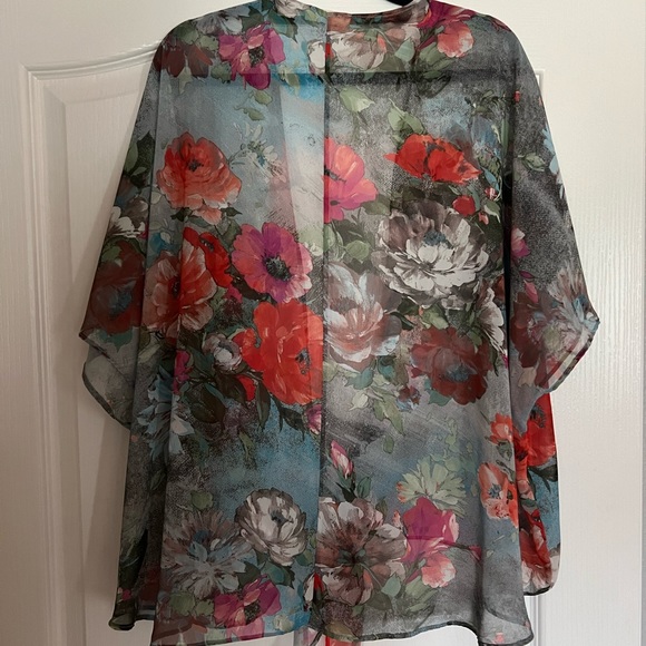 Floral tie kimono - Picture 2 of 2